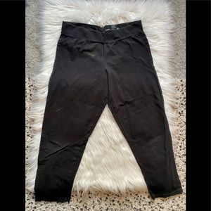 ⭐️ Soft Capri leggings